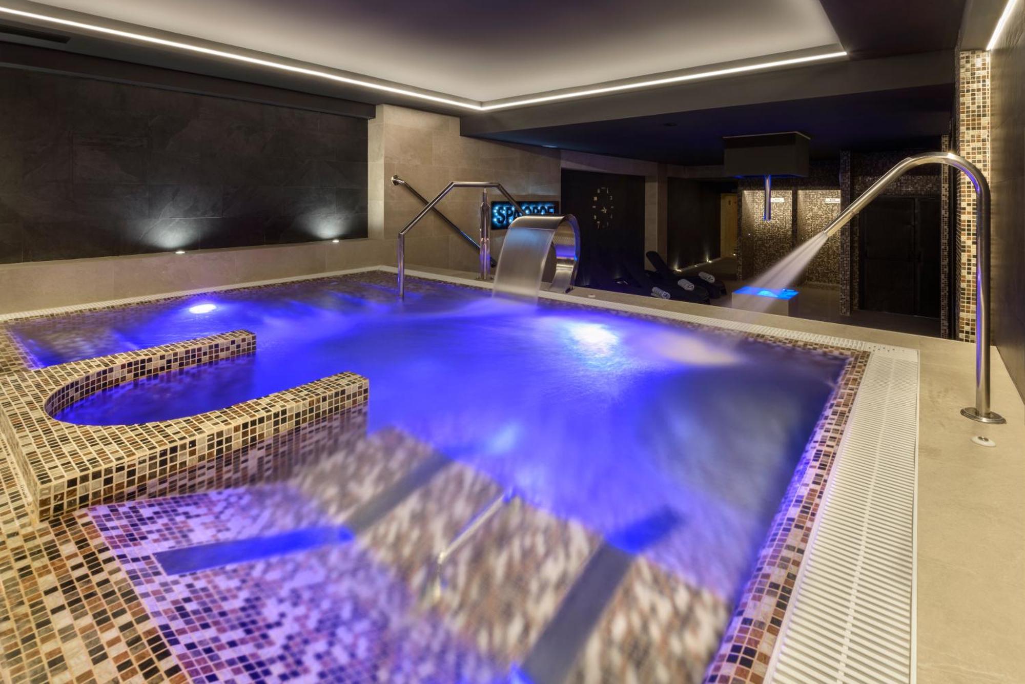 Oroel Hotel & Spa Jaca Luaran gambar